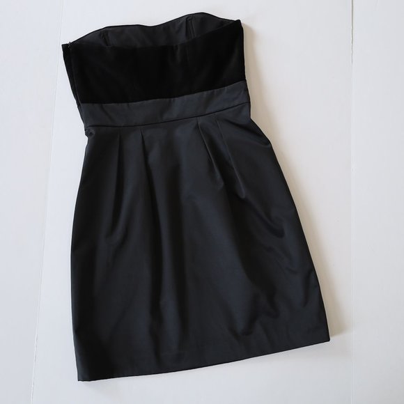 BANANA REPUBLIC Size 4 Black Strapless Cocktail Dress Velvet Satin - Picture 9 of 11